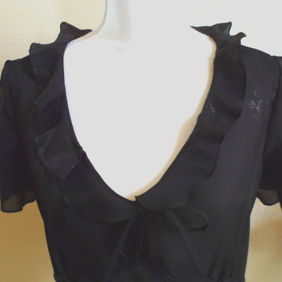 Black and Gold Floral Top with Bow Detail - Picture 4 of 7